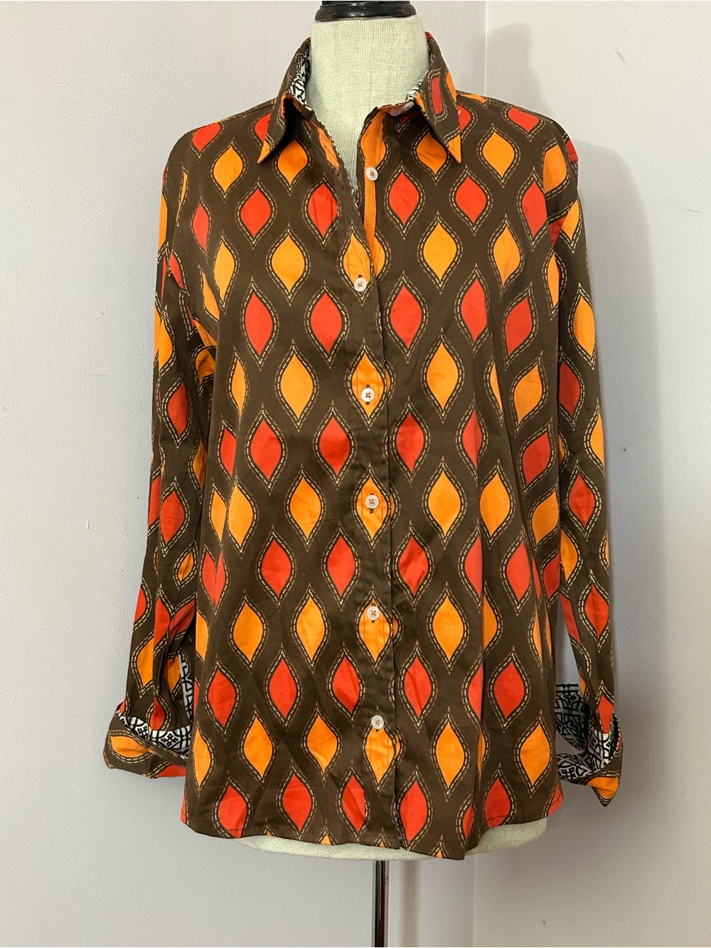 Tizzie Retro Button Up Shirt Large